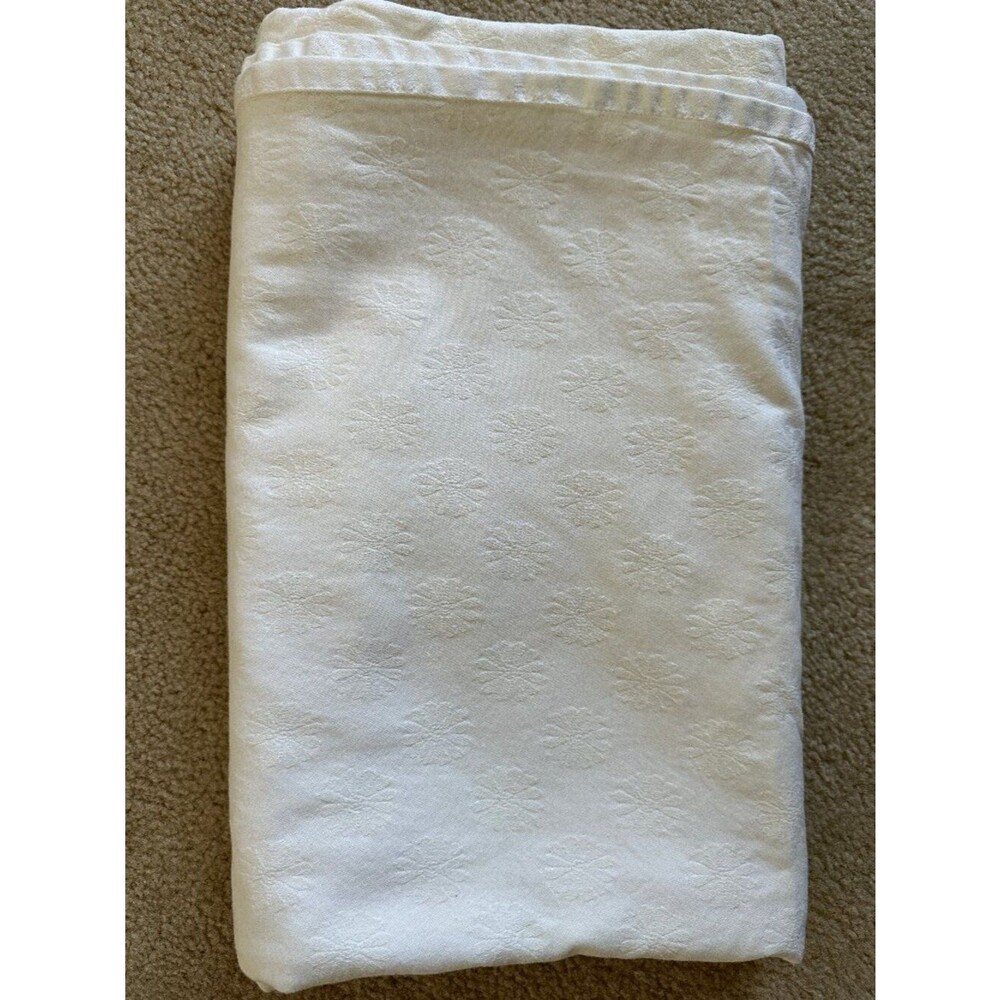 William Sonoma Cream Colored Rectangular Tablecloth